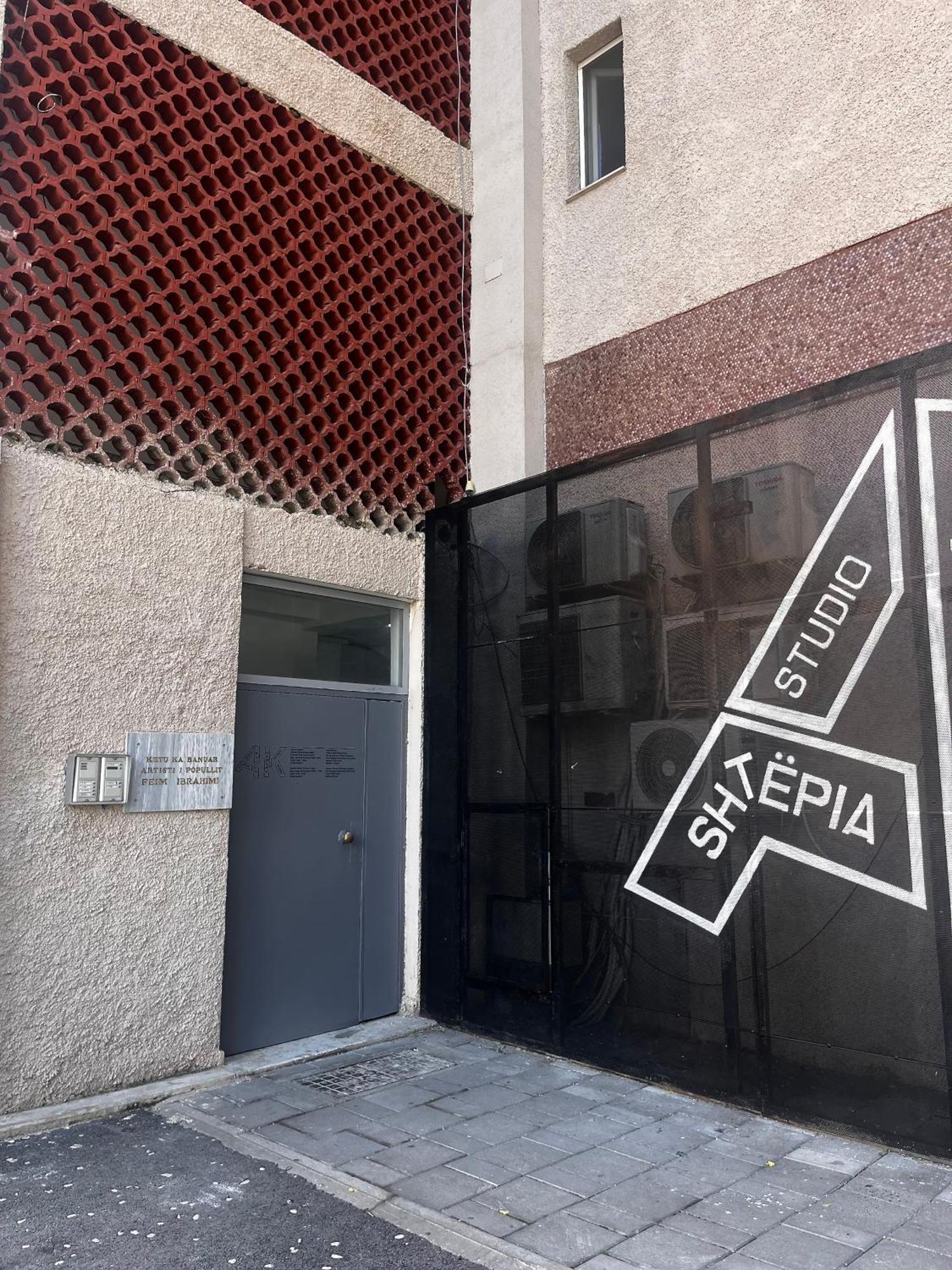 A Casa Dei Nonni Apartment Tirana Exterior photo
